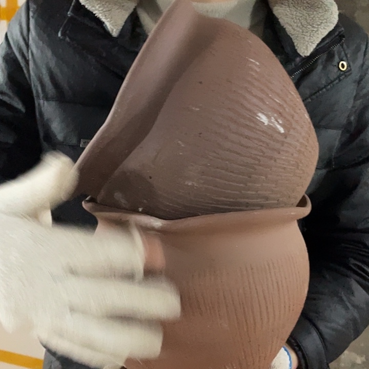 红陶瑕疵20/18两个