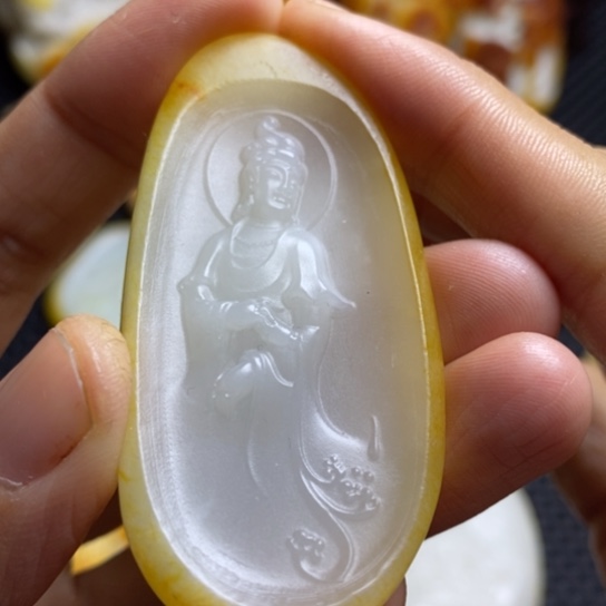 和田玉颈饰未镶嵌