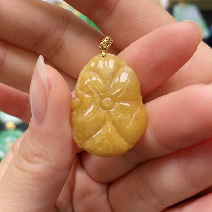 翡翠颈饰未镶嵌吊坠