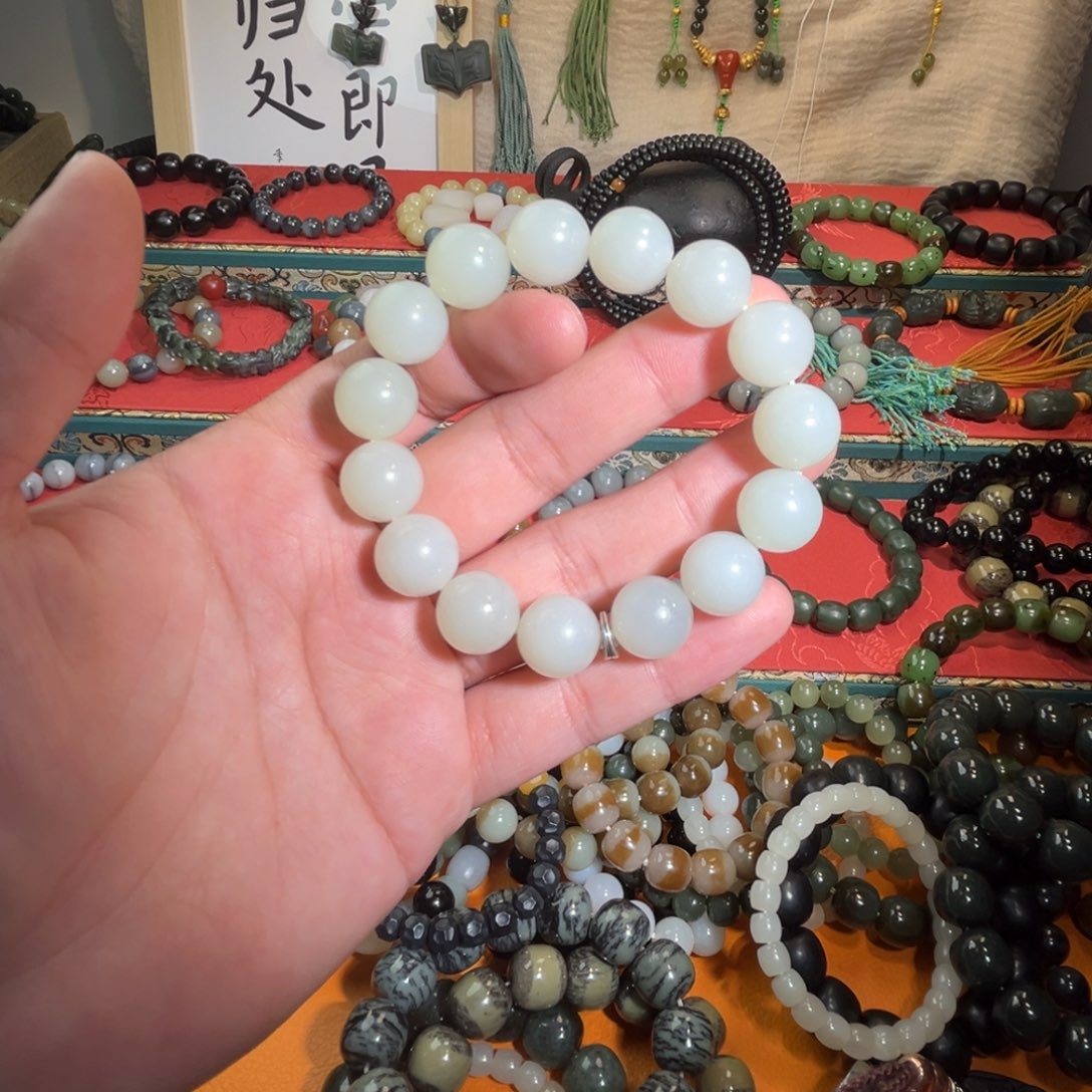 和田玉手链未镶嵌满*