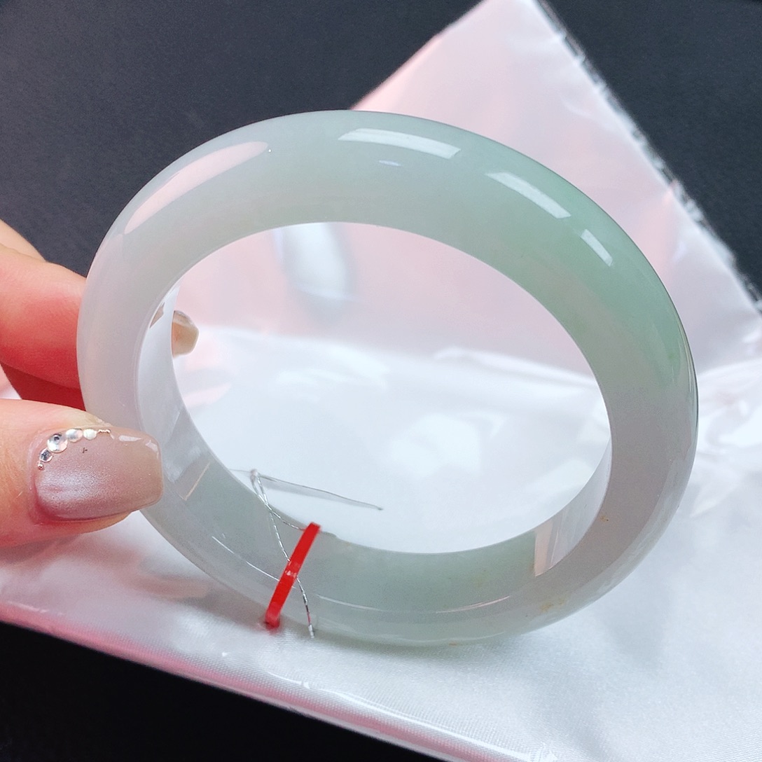 翡翠手镯未镶嵌58圈