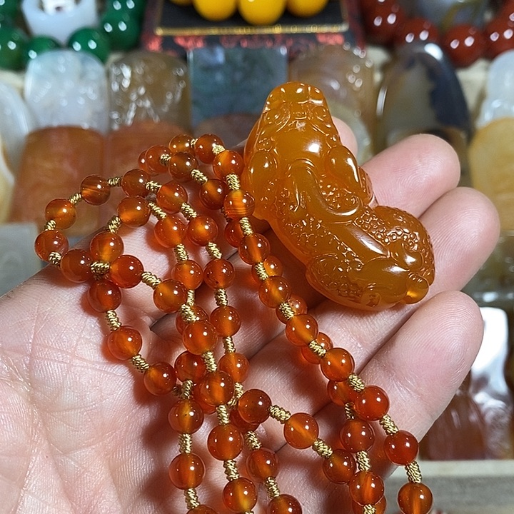 老***》玛瑙/玉髓未镶嵌颈饰
