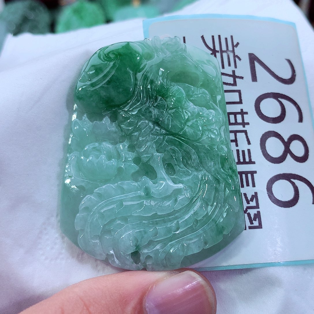 吊坠(不含链)未镶嵌翡翠