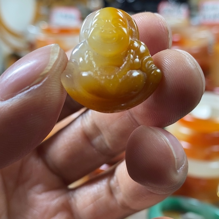 石英质玉（黄龙玉）颈饰合金
