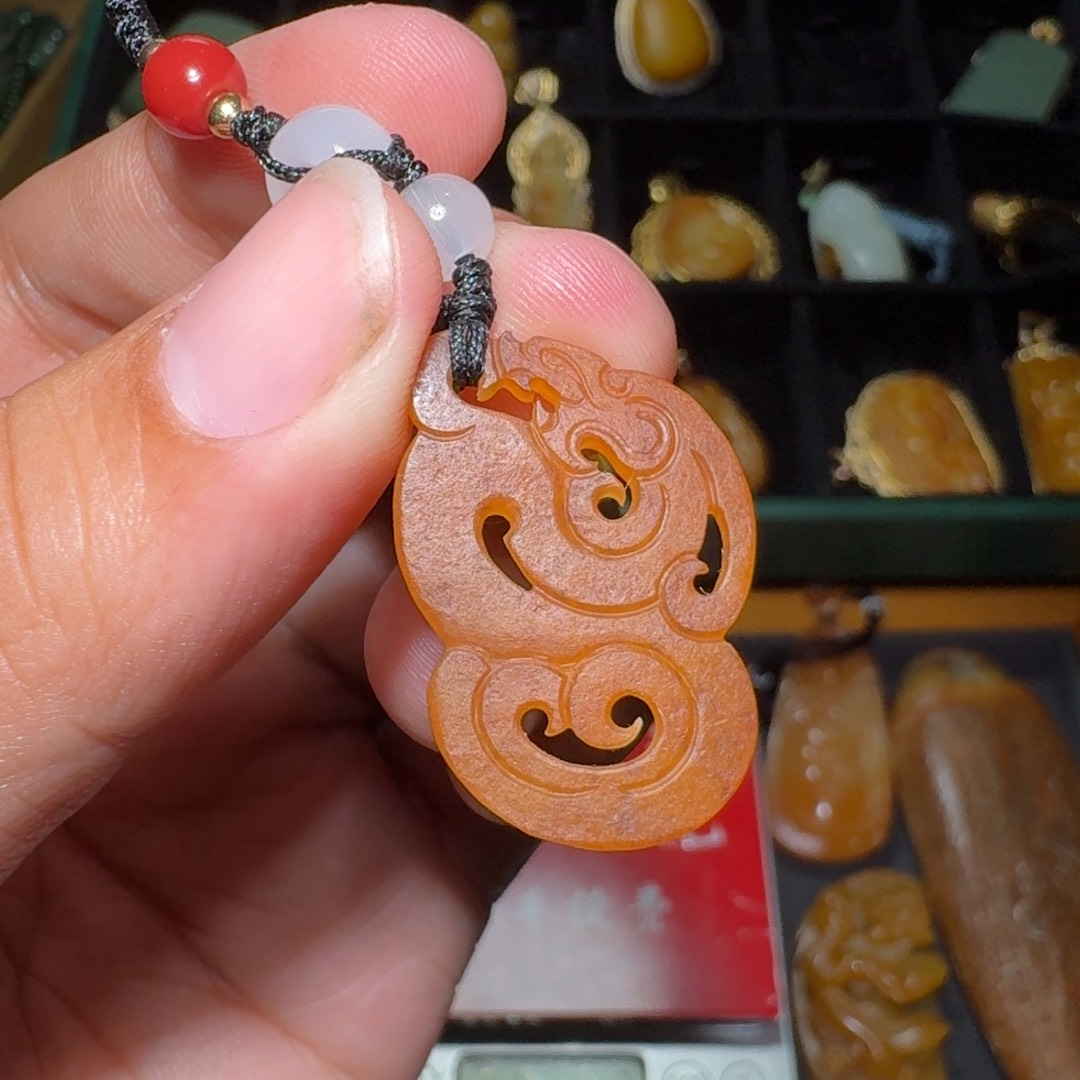 和田玉颈饰未镶嵌