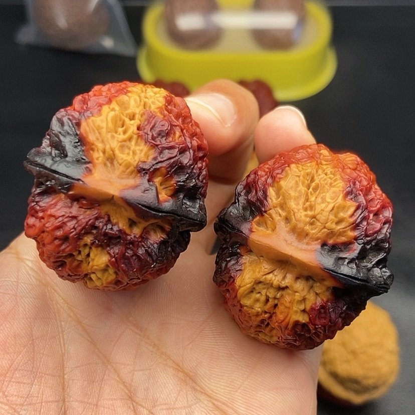 【闪购商品】把件文玩核桃40尺铁绣球51.7克