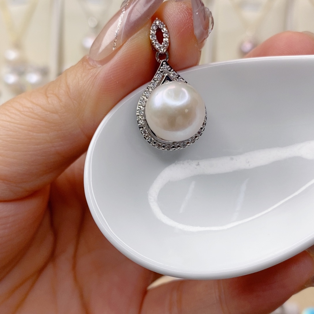 淡水珍珠吊坠(赠链)合金