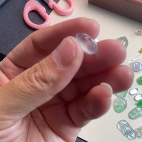 翡翠未镶嵌颈饰叶子