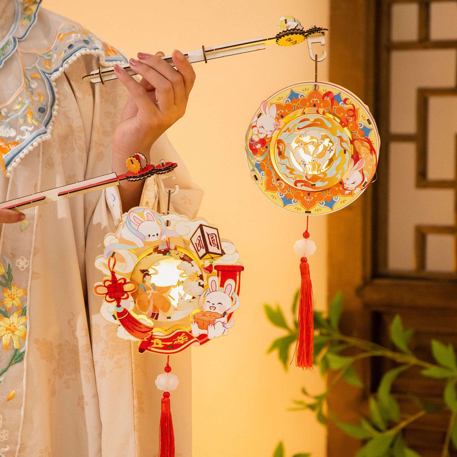 中秋节木质旋转古风发光手提灯笼手工diy材料包小兔子灯宫灯摆摊