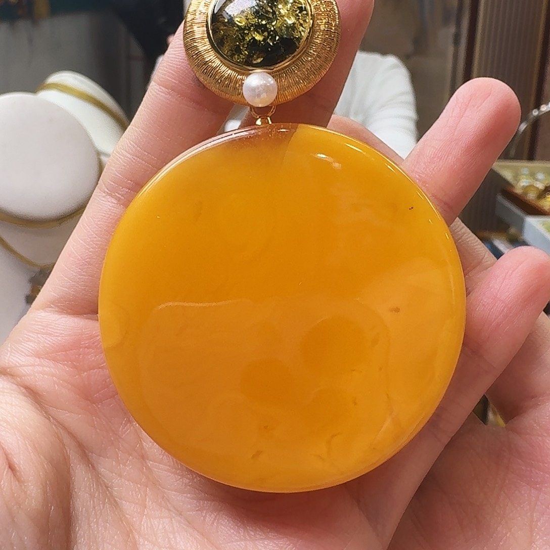 琥珀未镶嵌颈饰吊坠