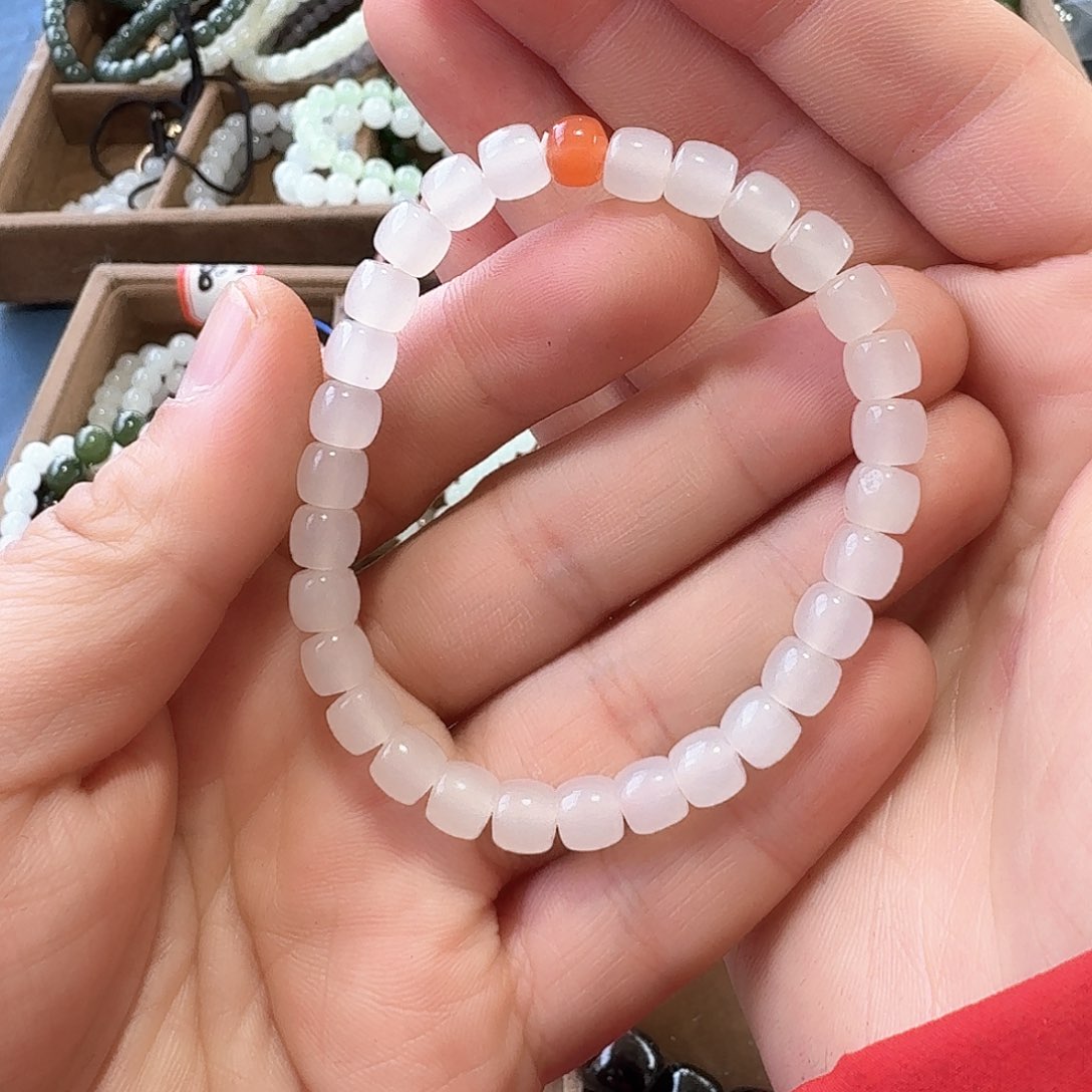 和田玉颈饰未镶嵌