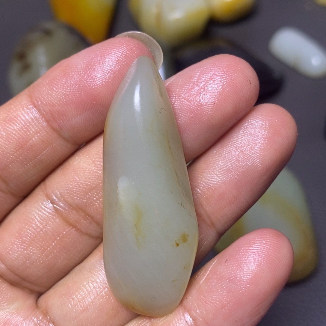 和田玉（糖玉）未镶嵌颈饰