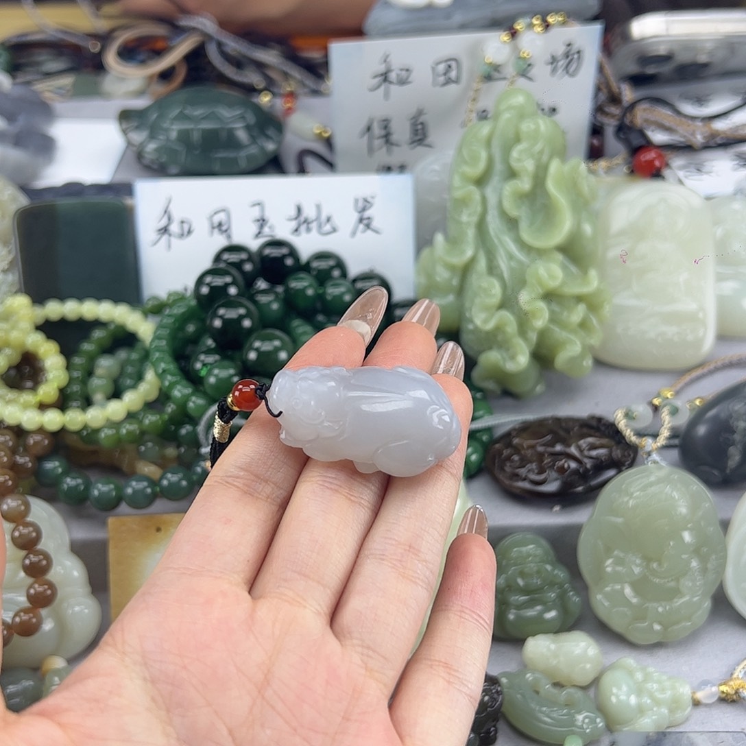 和田玉未镶嵌颈饰