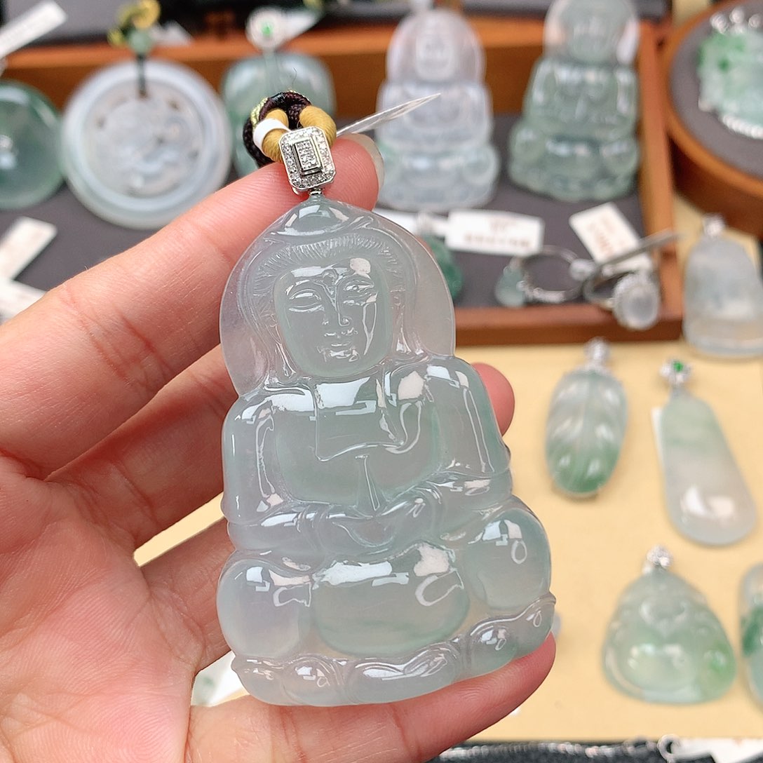 翡翠颈饰18K金镶嵌观音