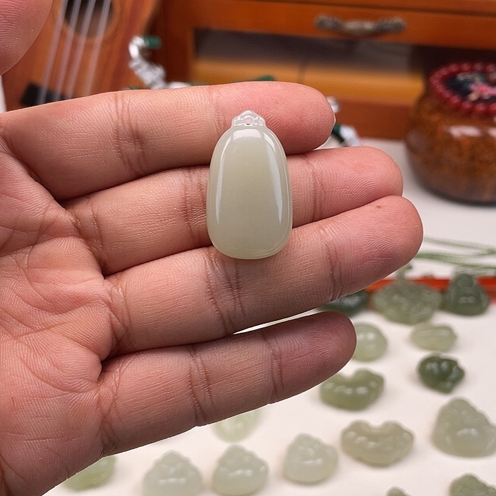 和田玉吊坠(不含链)未镶嵌