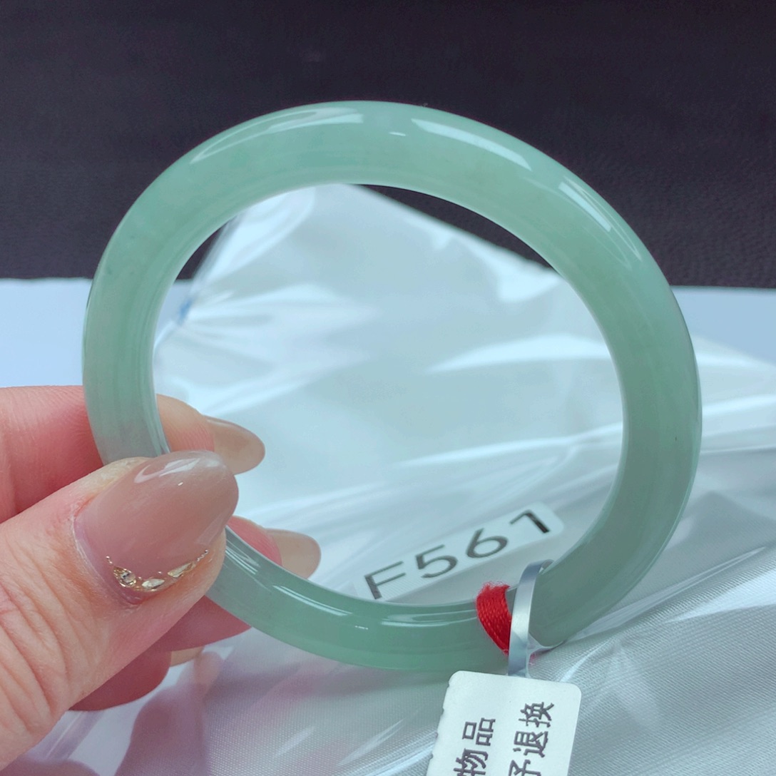 翡翠手镯未镶嵌手镯88