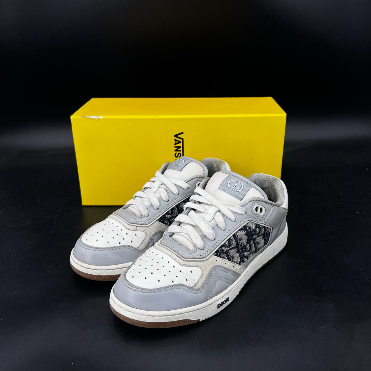 95新 DIOR/迪奥 dior鞋 b27 灰白 size 39 原盒