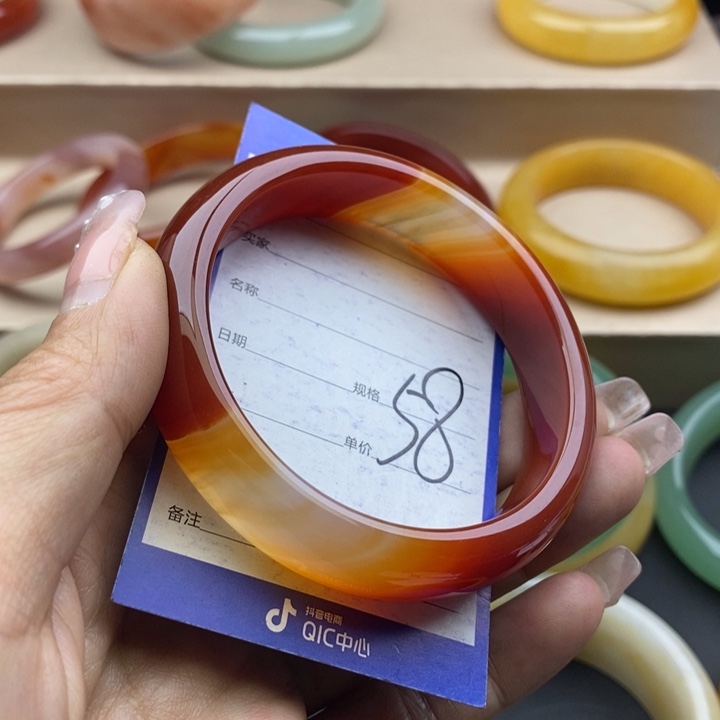 石英质玉手镯未镶嵌