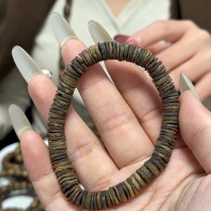 沉香手串0.8药片珠单圈多样性发1