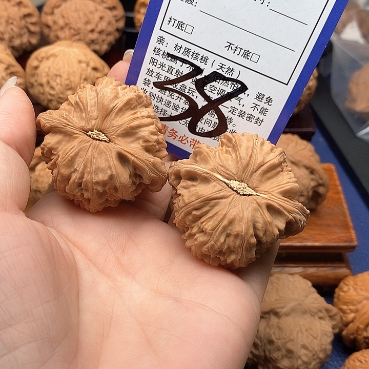 桃核吊坠白狮子头44