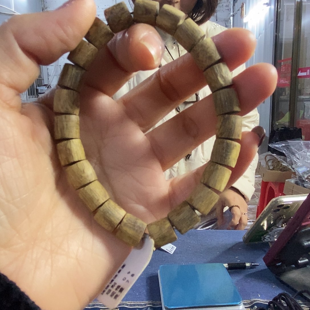 沉香手串棋楠桶珠单圈0.9/7克+多样性发一