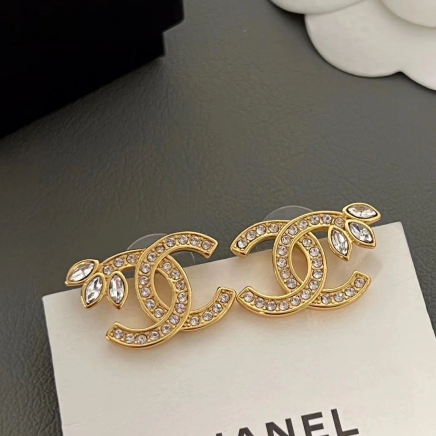 99新 Chanel/香奈儿 金色叶子双C耳钉/99新/xm21553