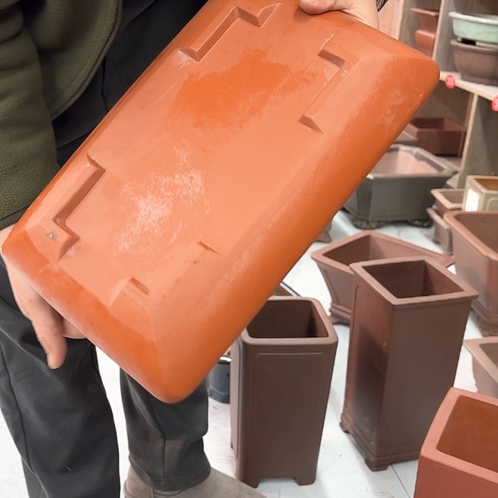 紫砂花盆紫砂的颜色很漂亮