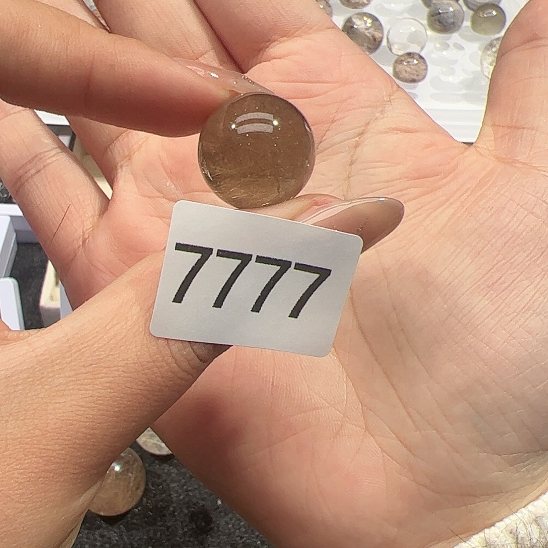 未镶嵌水晶大型摆件（非配饰）