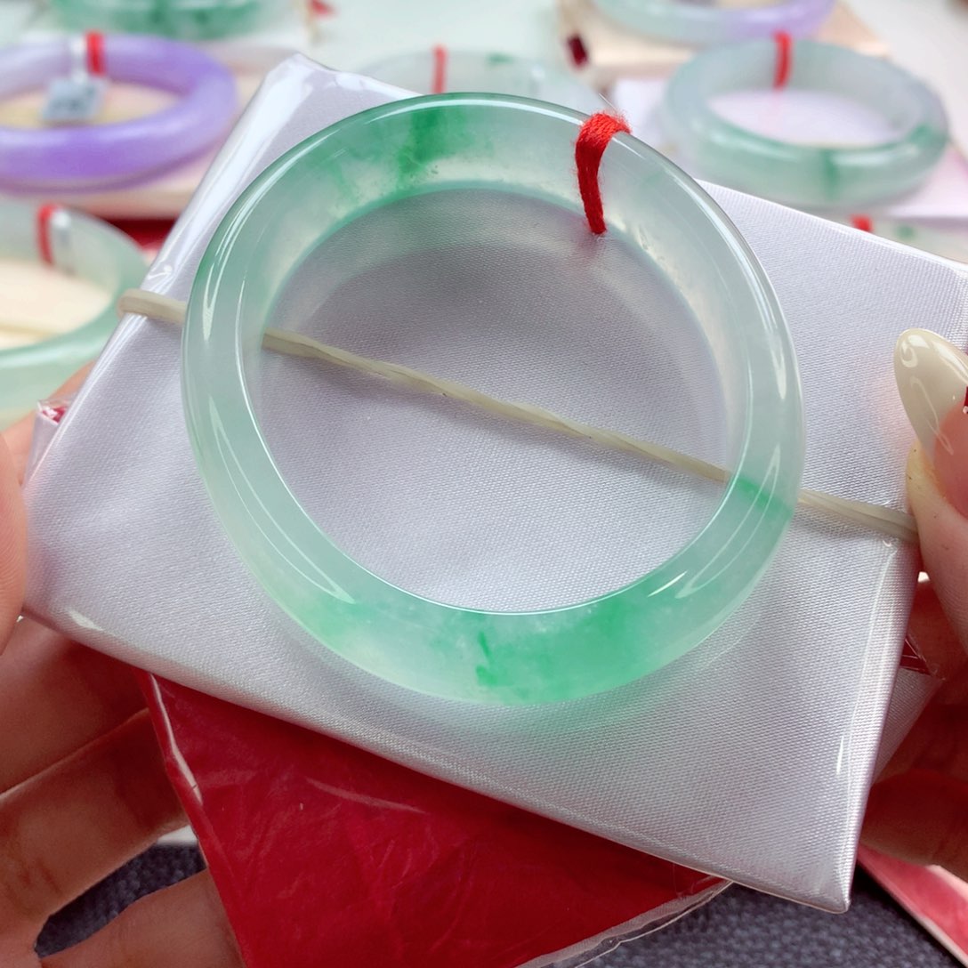 翡翠手镯（贵妃镯）未镶嵌55.5贵妃 梦中情镯 灵