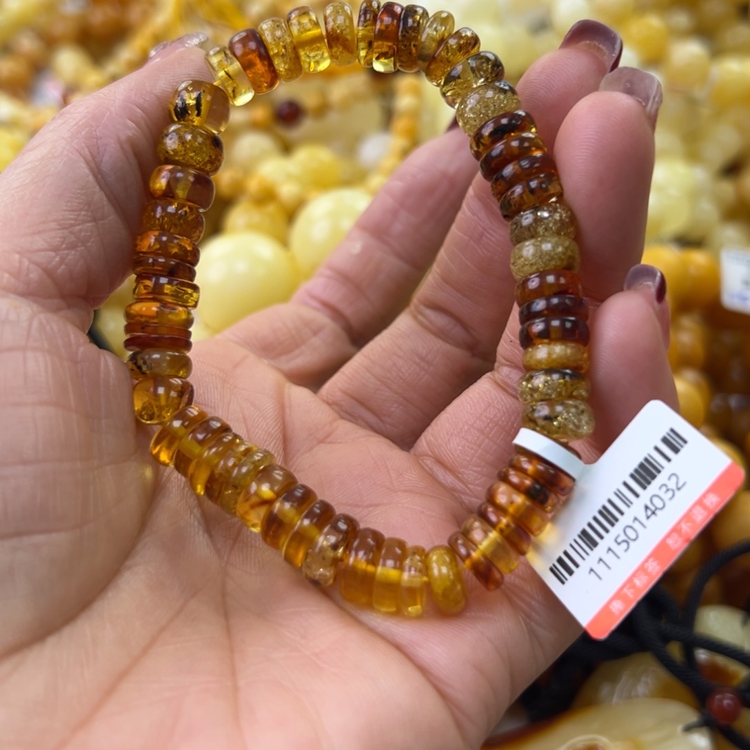 琥珀珠宝奇石未镶嵌