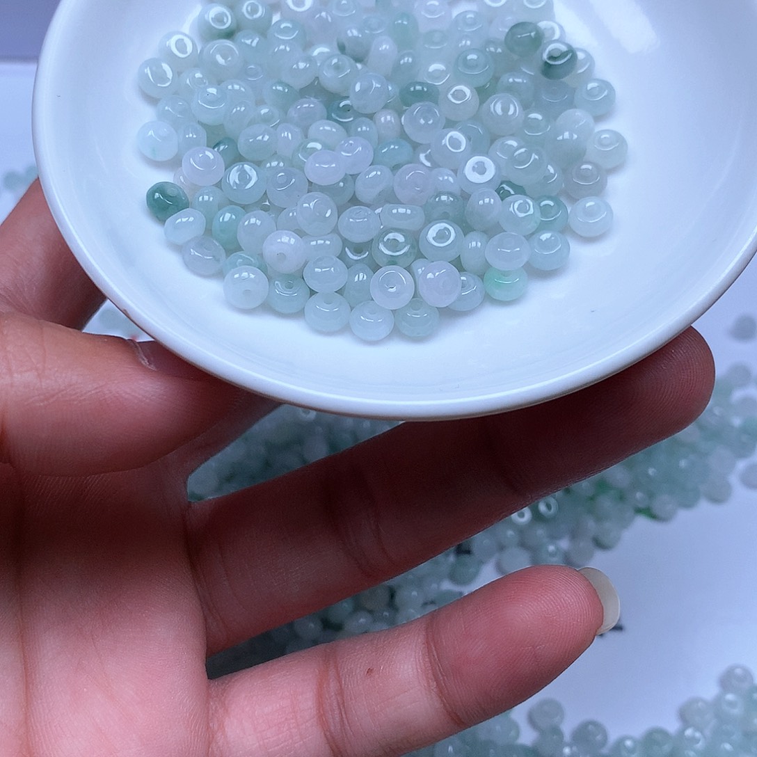 翡翠散珠翡翠翡翠卡3 X5。100颗60元