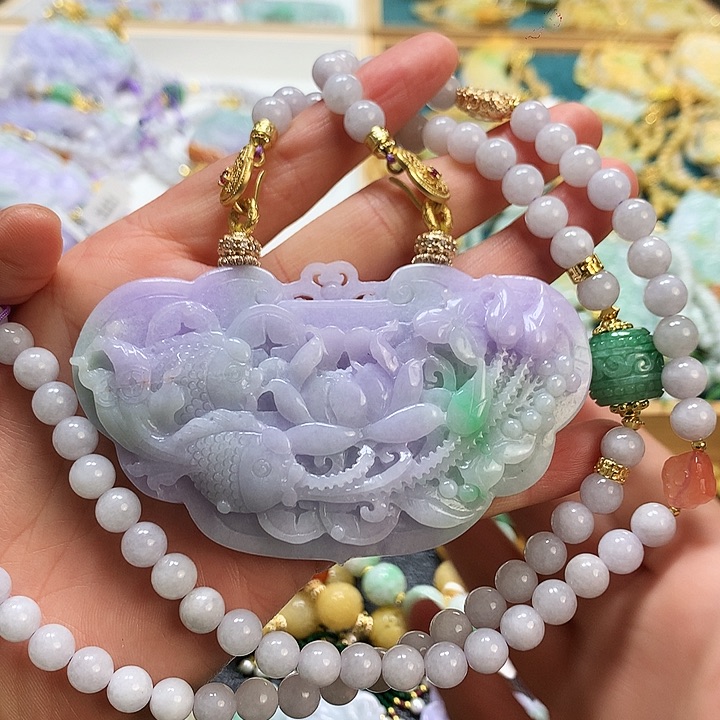 翡翠颈饰未镶嵌吊坠