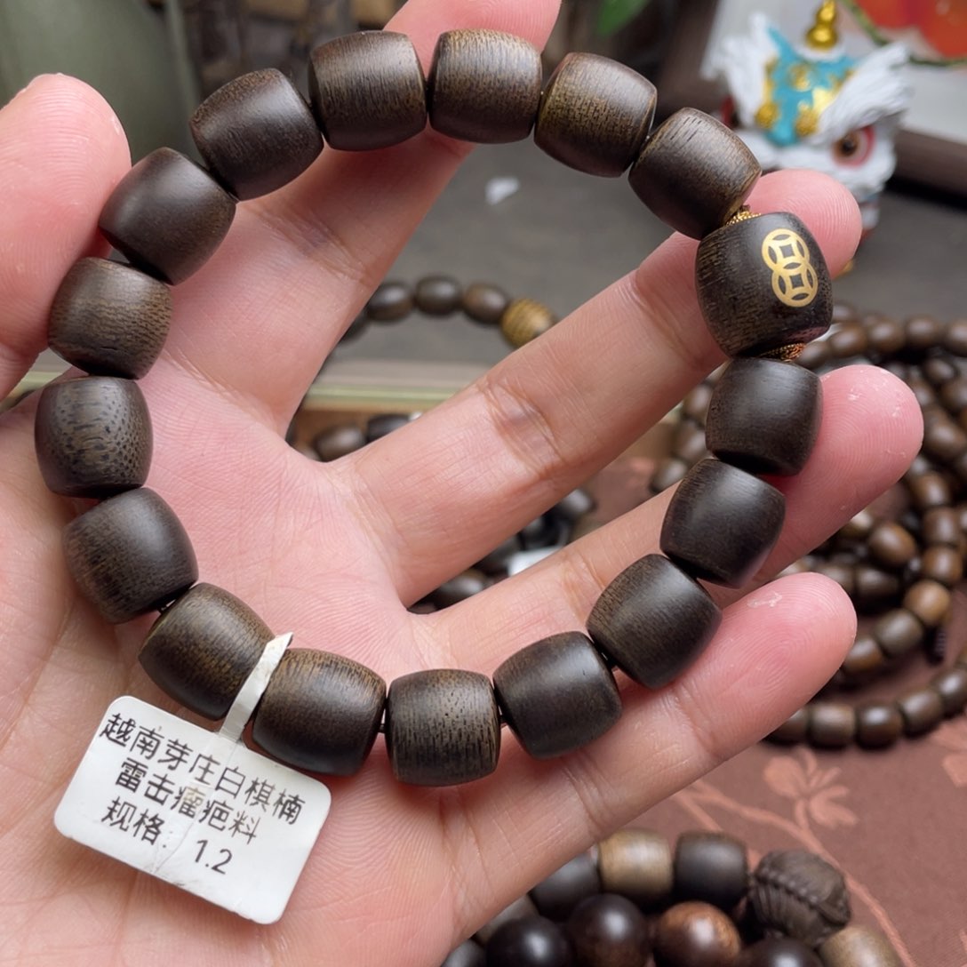 沉香手串陈*隆越南芽庄白棋雷击瘤疤