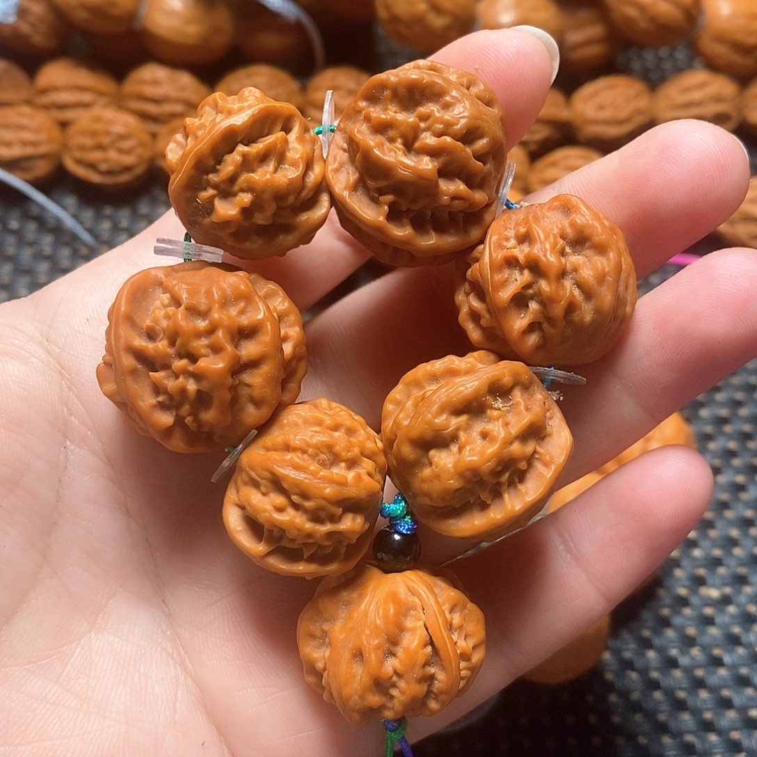 文玩核桃手串绕指柔