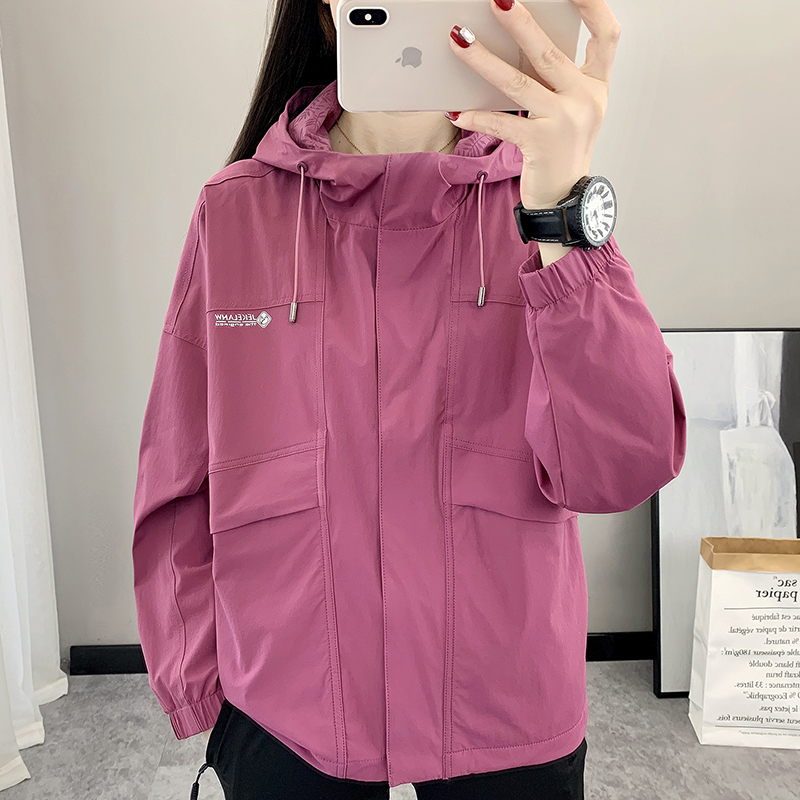 春秋女户外运动休闲连帽冲锋衣外套防风防水透气旅游登山徒步风衣