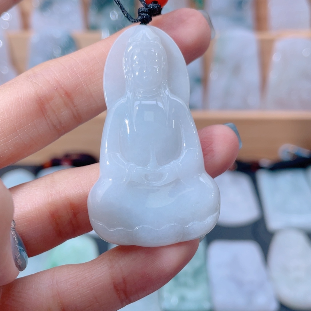 颈饰未镶嵌翡翠观音