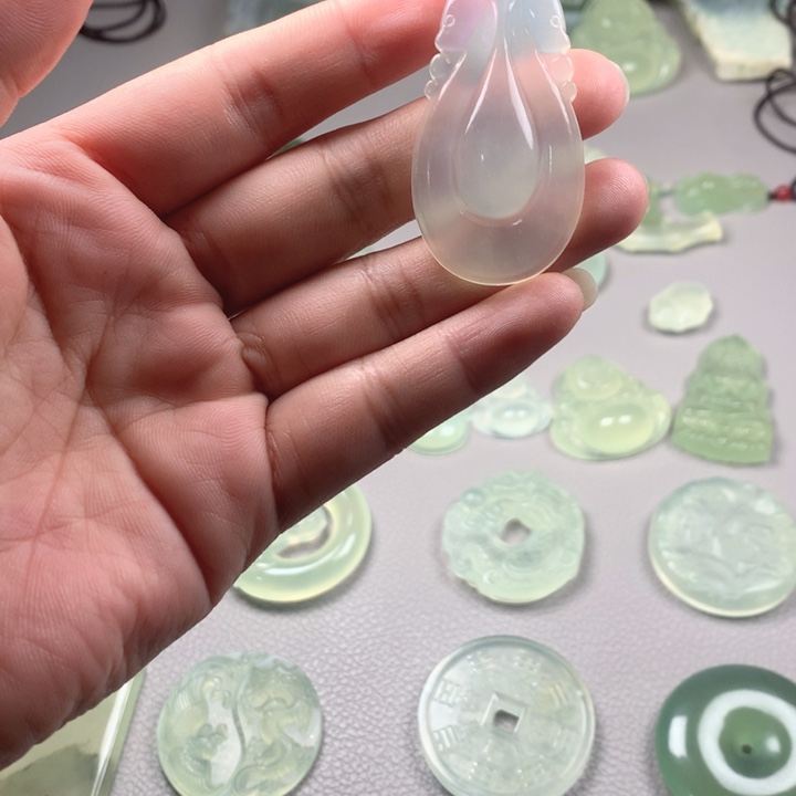 岫玉未镶嵌吊坠(不含链)