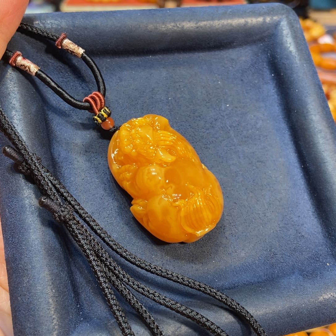 琥珀吊坠(赠链)未镶嵌