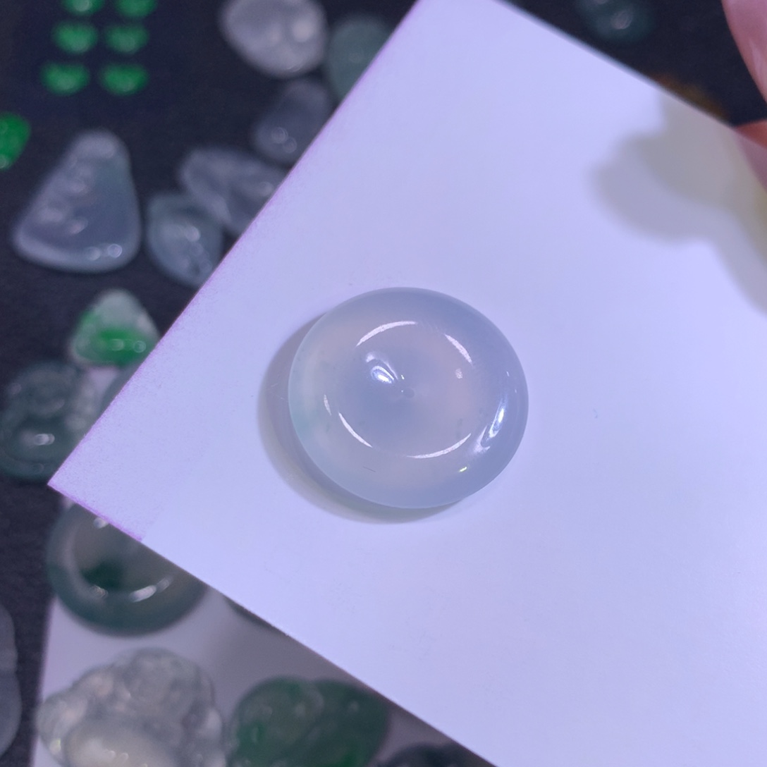 翡翠颈饰未镶嵌平安扣