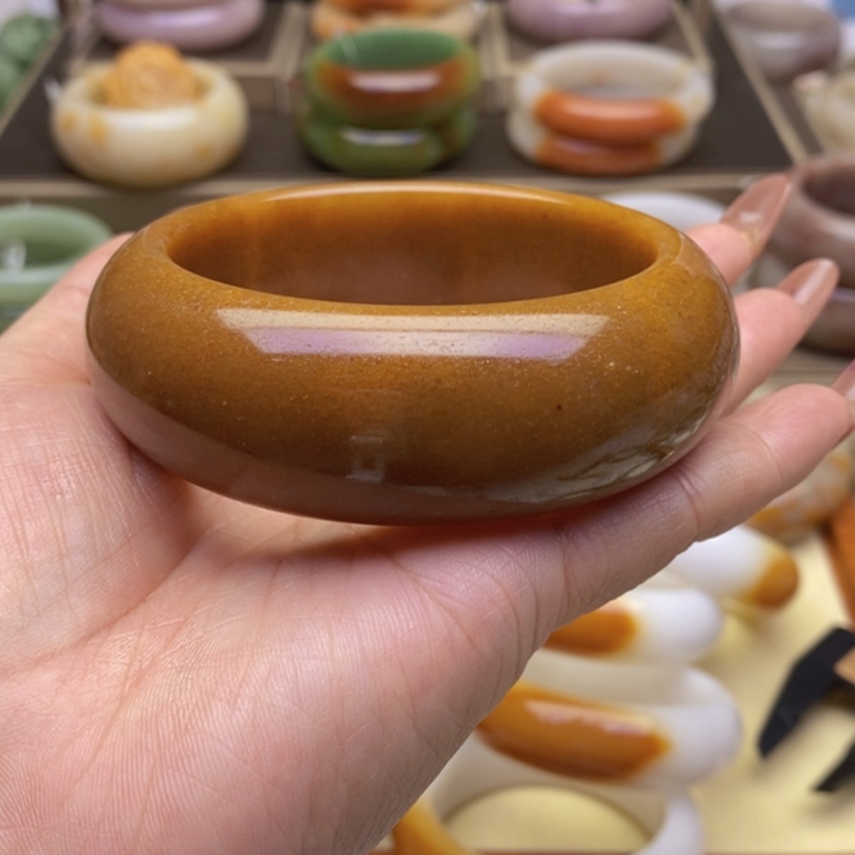 【闪购商品】石英质玉手镯未镶嵌幸**院