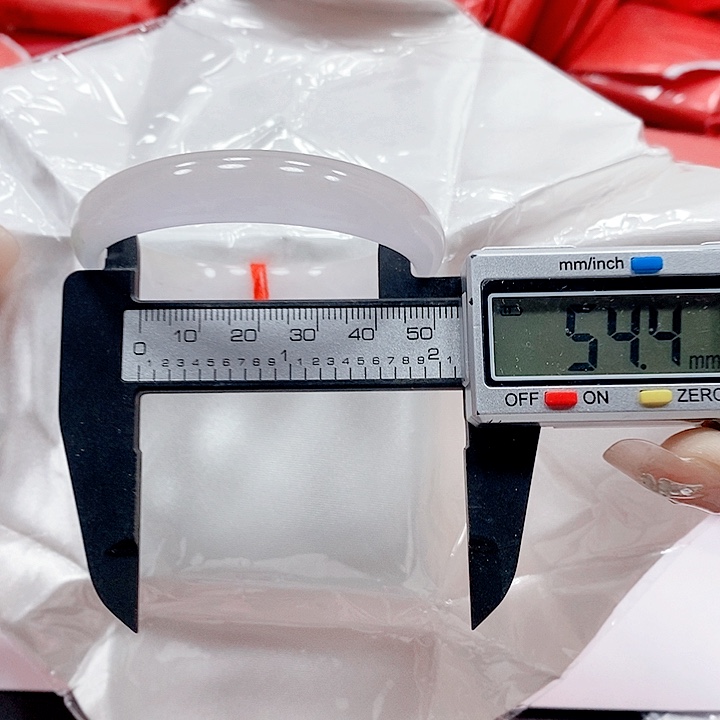 翡翠手镯未镶嵌35