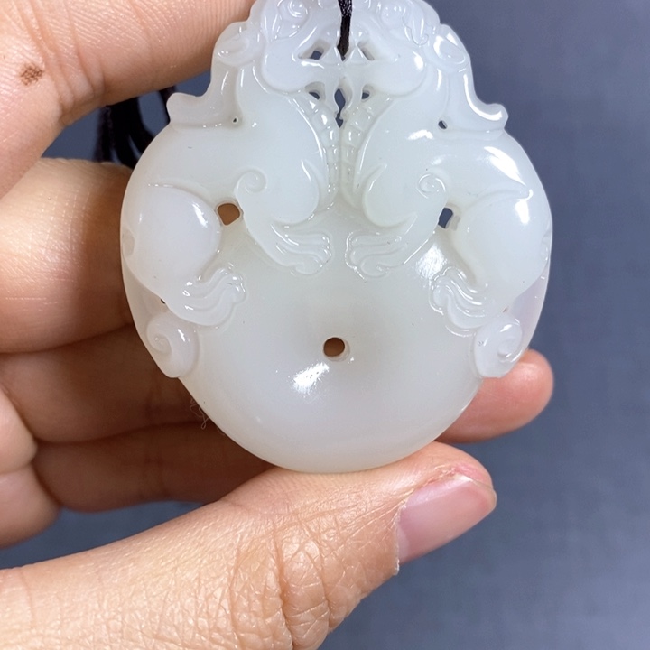 和田玉颈饰未镶嵌