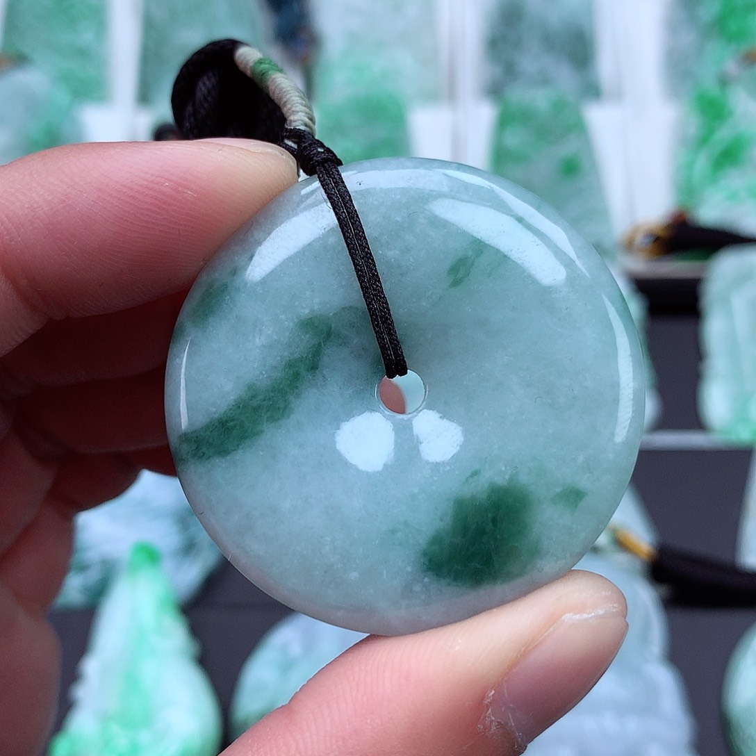 翡翠颈饰未镶嵌翡翠吊坠
