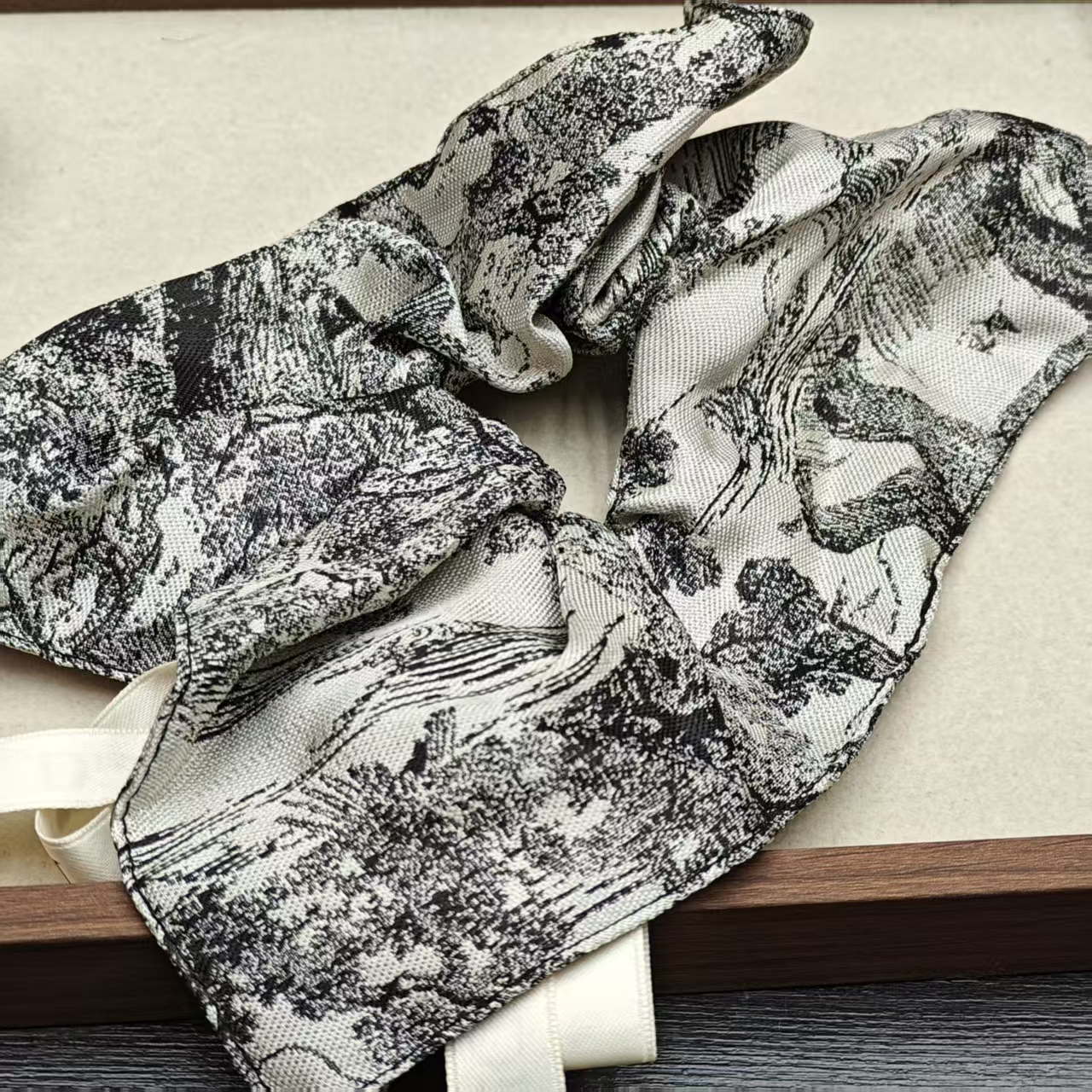 芙奈琪0061高端轻奢发套