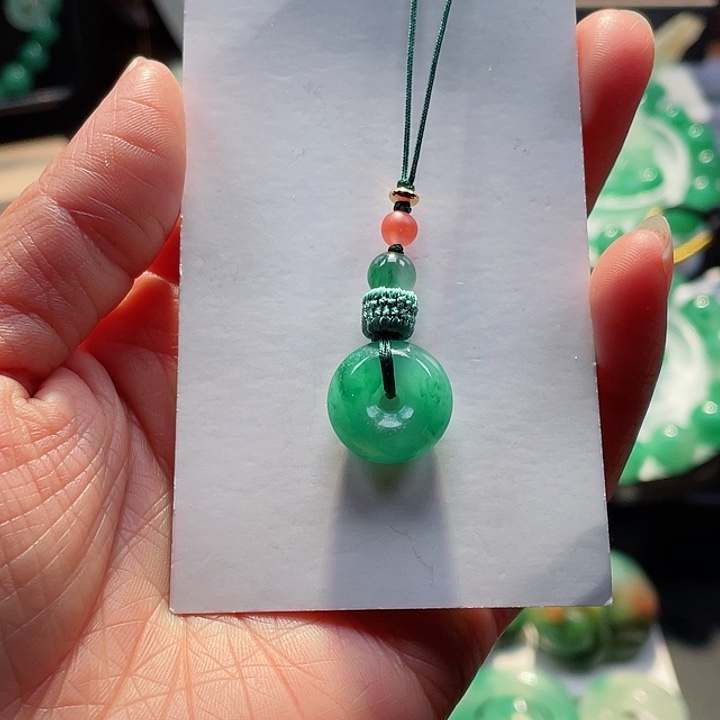 石英质玉吊坠未镶嵌