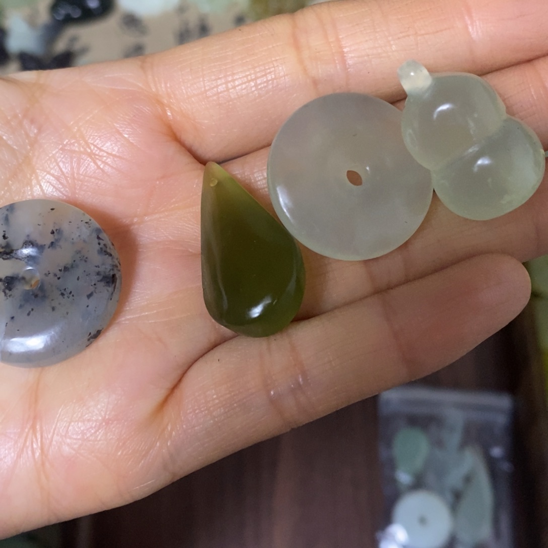 蛇纹石玉未镶嵌天然岫玉