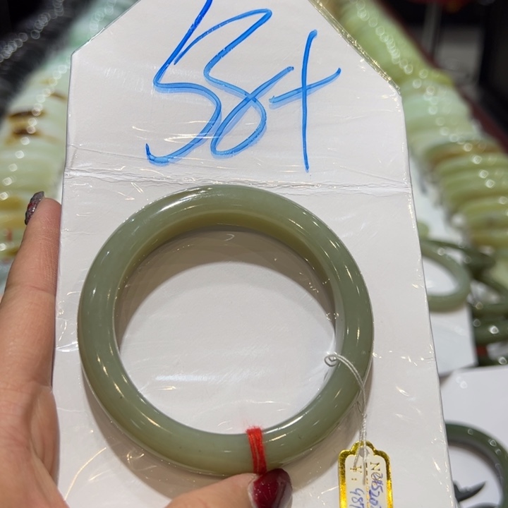 和田玉（糖玉）手镯未镶嵌荔***?