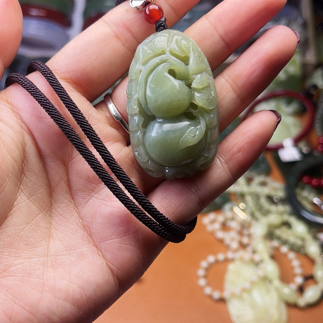 和田玉（糖玉）未镶嵌颈饰