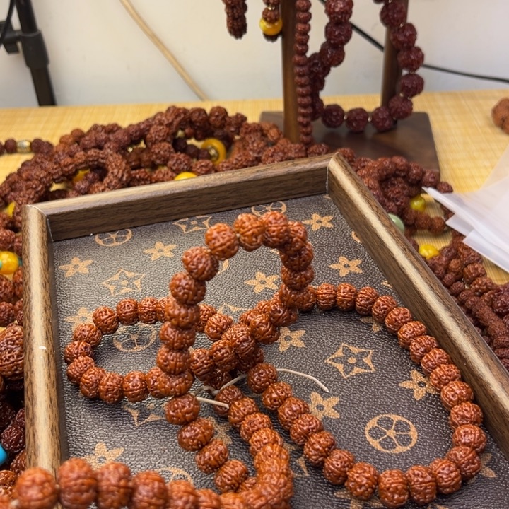 唐***丰六瓣机刷玉化包浆108颗手串