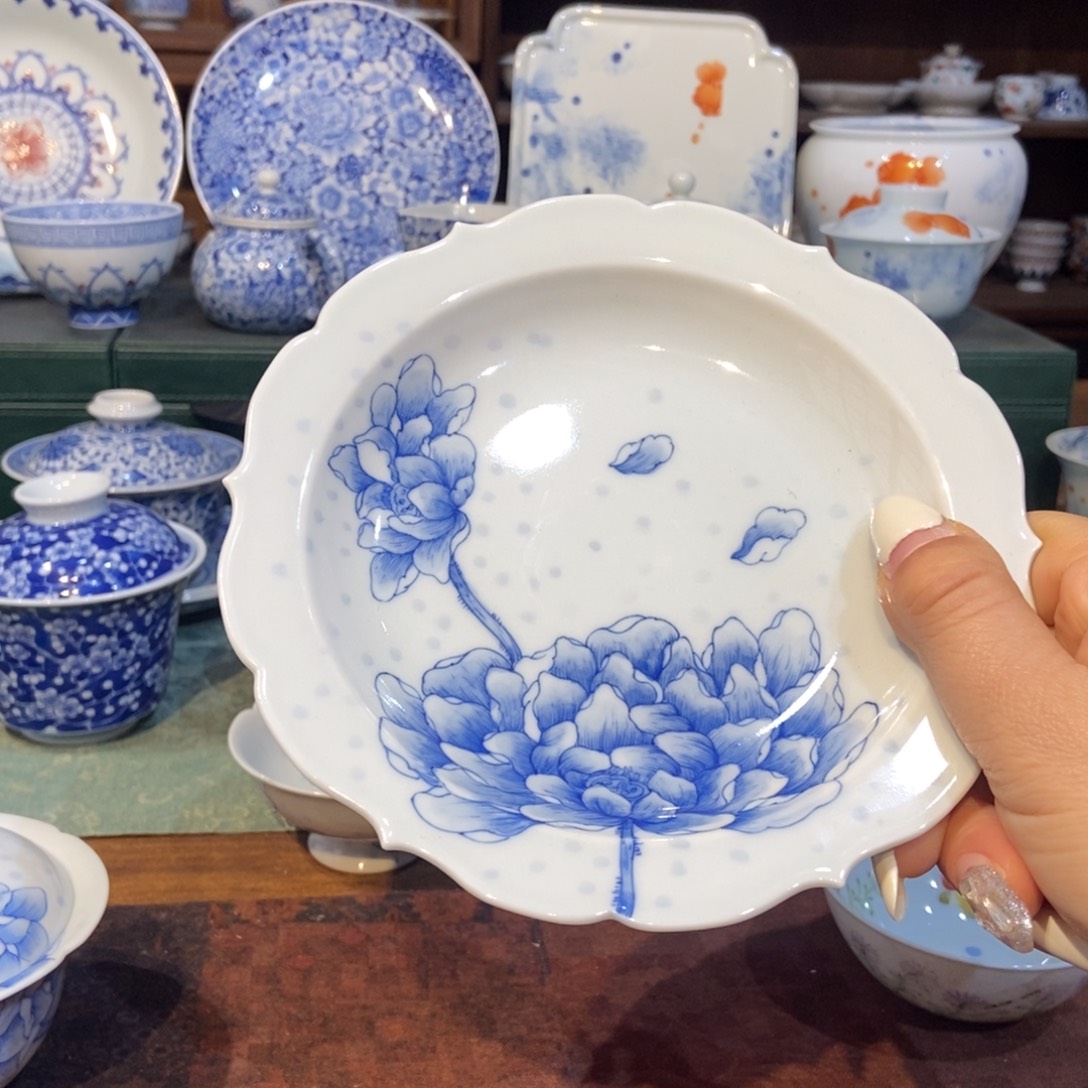 雪山春晓荷花壶承